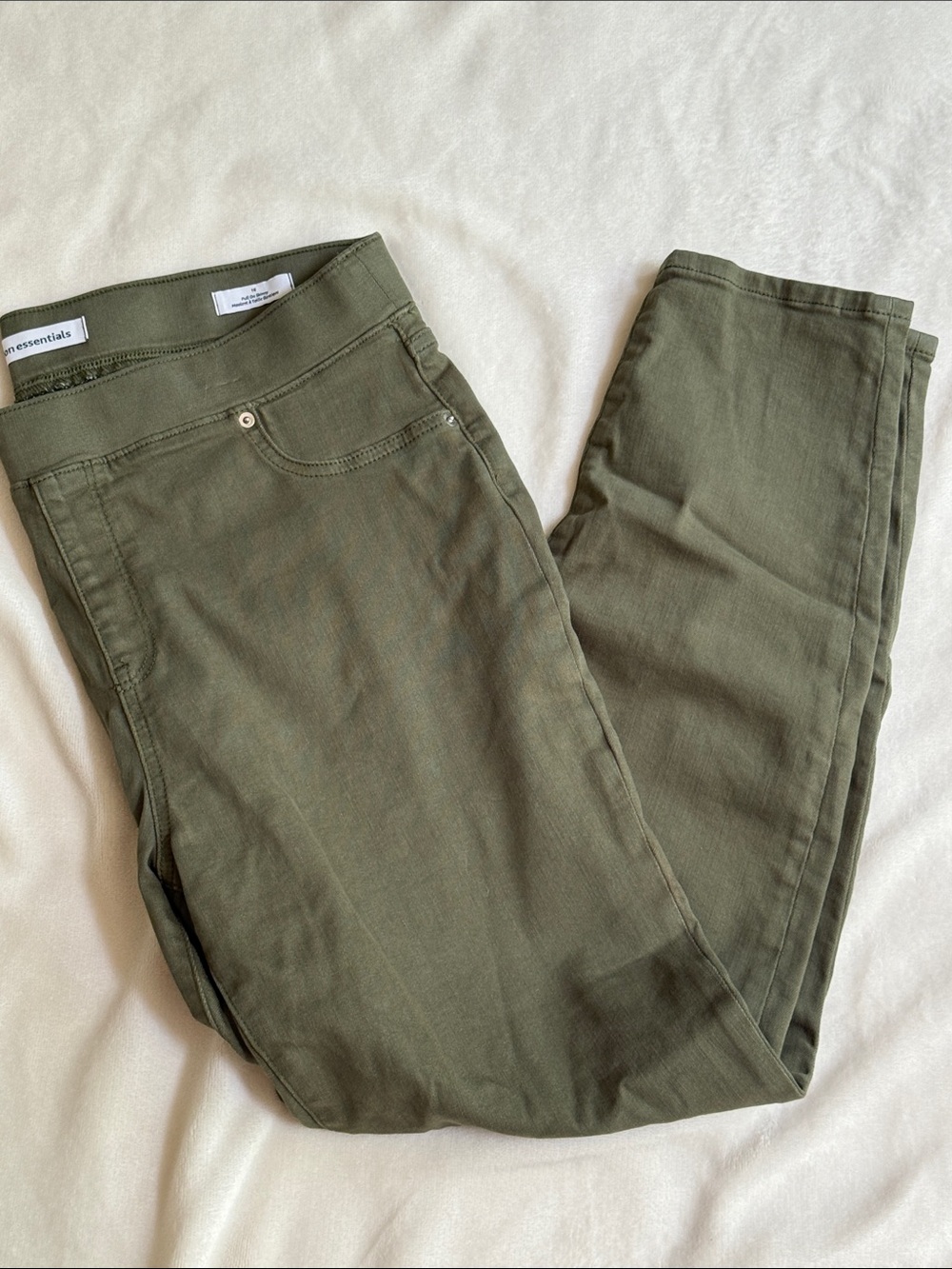 Amazon Essentials Olive Skinny Jeans - Women's